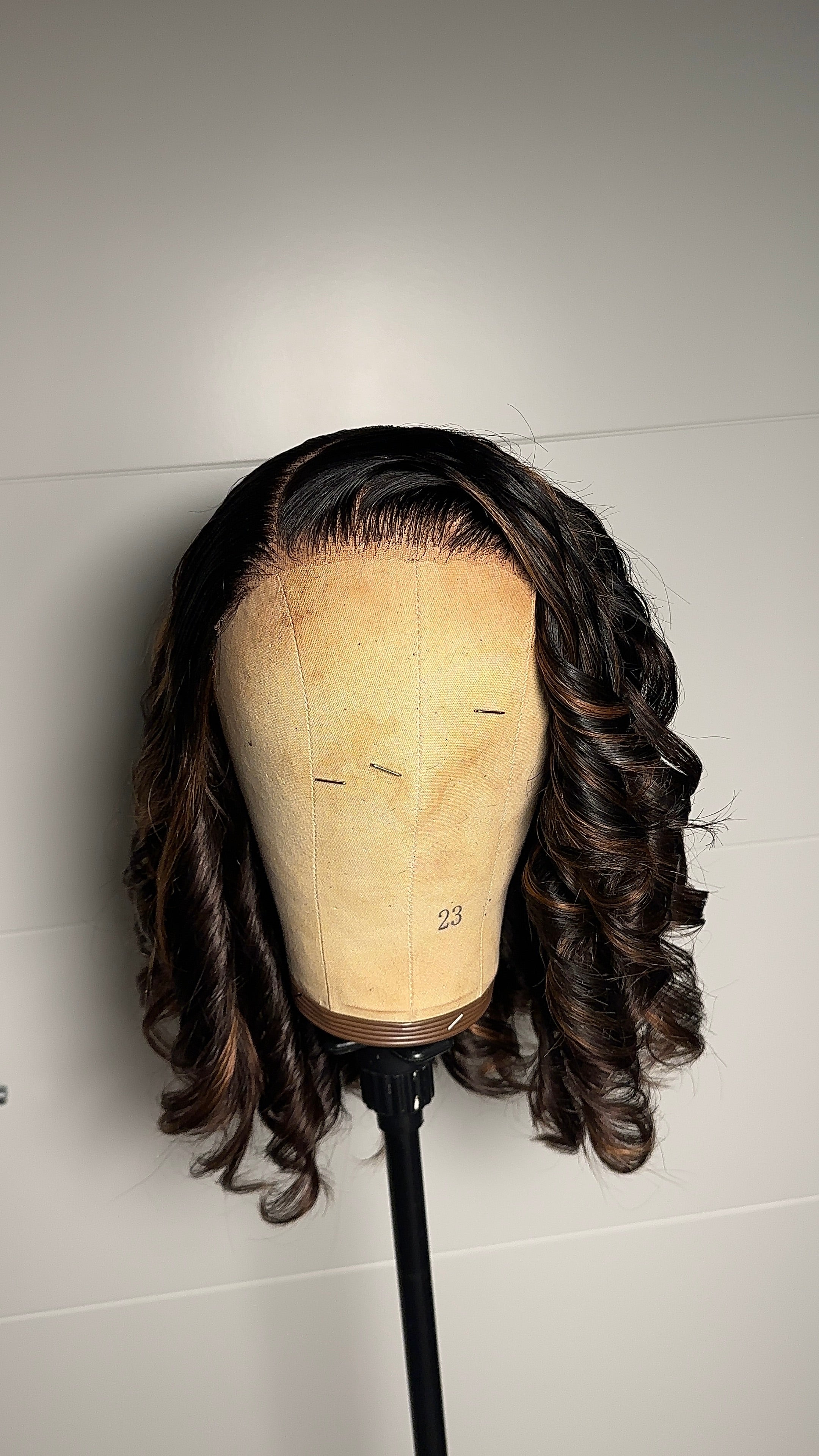 Highlighted Short Body Wave Wig