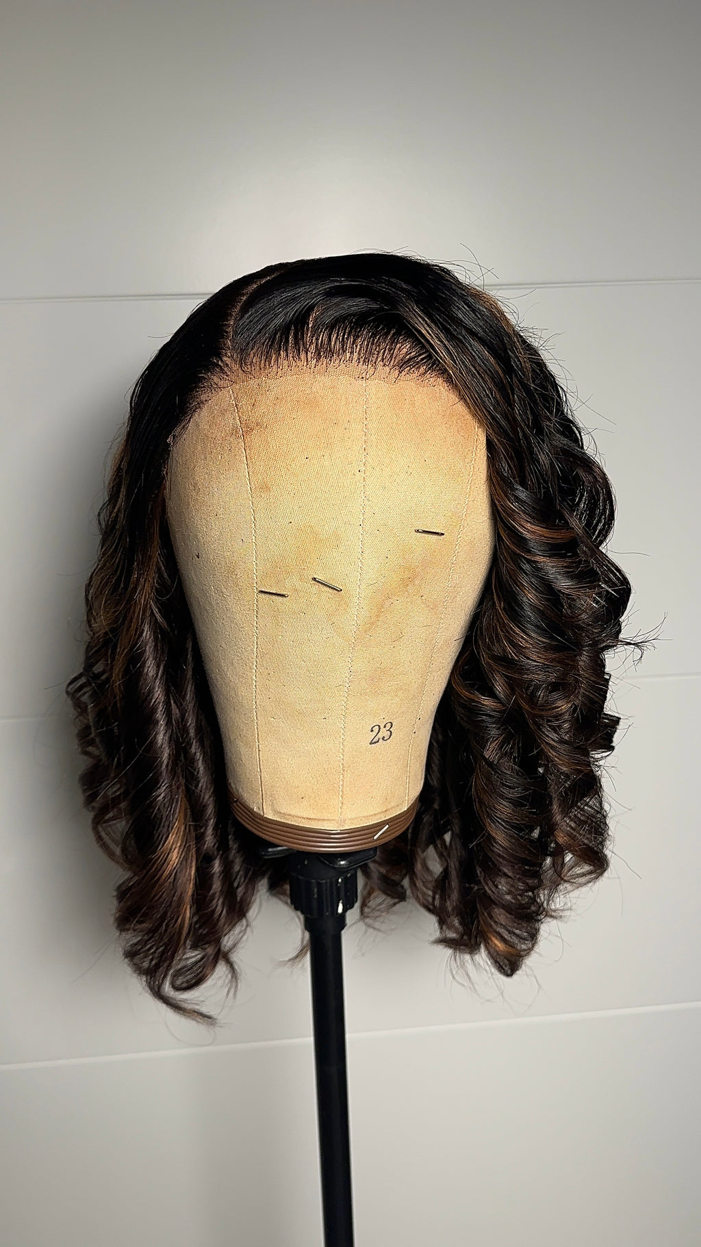 Highlighted Short Body Wave Wig